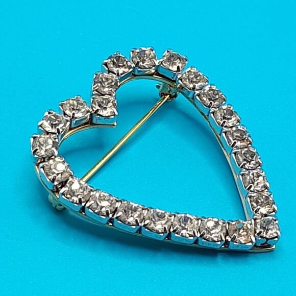 Vintage Clear Rhinestone Heart Brooch, Gold Tone, Prong Set Rhinestones, 1 1/2" - Picture 10 of 10